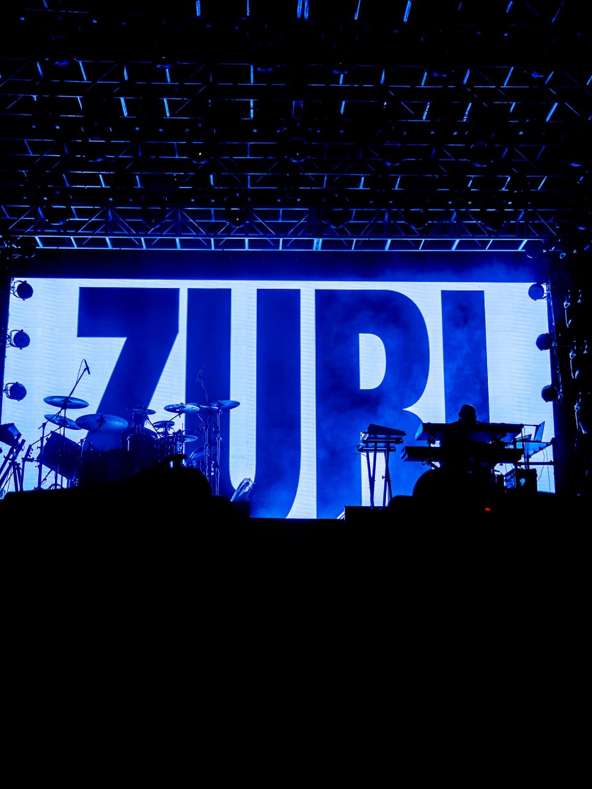 Em show pelo Dia do Comerciário, Ludmilla dança coladinha com mulher e exalta filha Zuri 22 IMG 20251022 WA0112