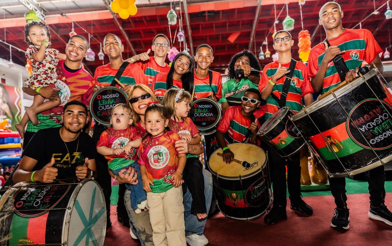 Virginia Fonseca celebra o Dia das Crianças com festa na quadra da Grande Rio 17 Virginia e as filhas - Foto: Ewerton Pereira
