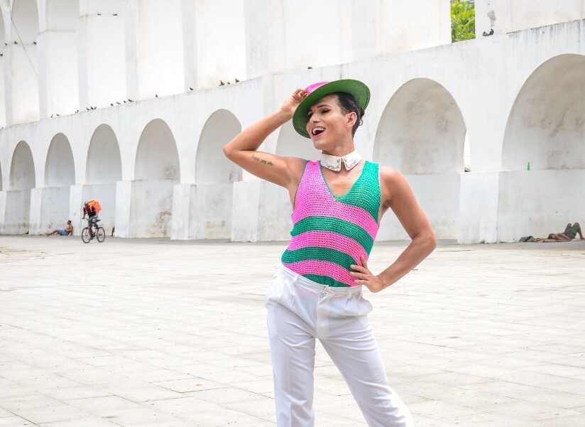 Gato de Salto encarna Madame Satã em ensaio fotográfico