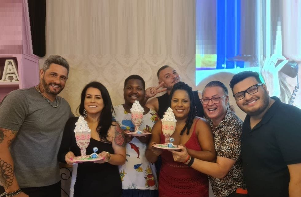 Ex BBBs e outros famosos se reúnem no Frida Bistrô no Tatuapé Ex BBBs e outros famosos se reúnem no Frida Bistrô no Tatuapé