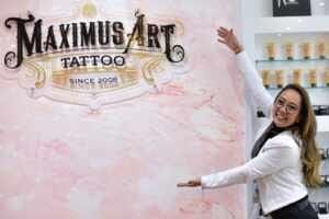 Conheça Joy Maximus, a tatuadora de luxo para o público feminino!