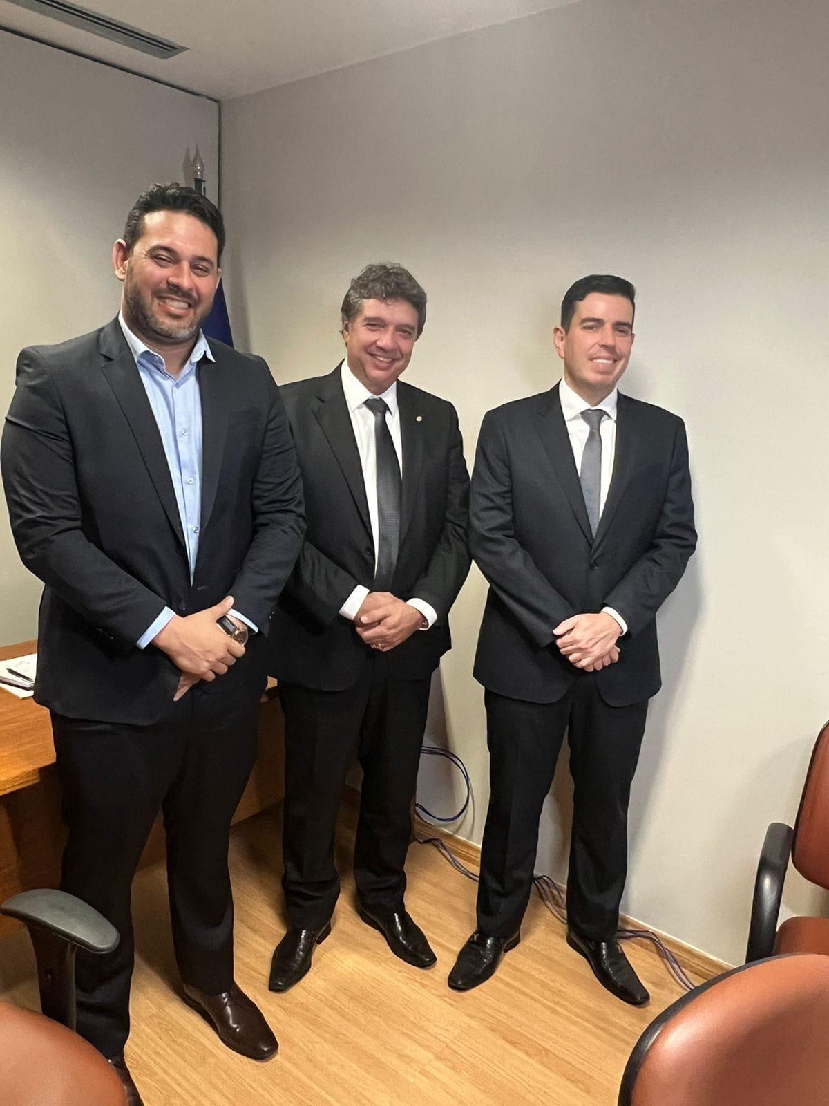 Sidney Ribeiro e outras pessoas