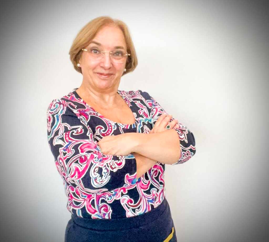 Dra. Marta Masagão e a Helpy Company – O Caminho Transparente para a Conquista do Visto Americano Dra. Marta Masagão e a Helpy Company - O Caminho Transparente para a Conquista do Visto Americano