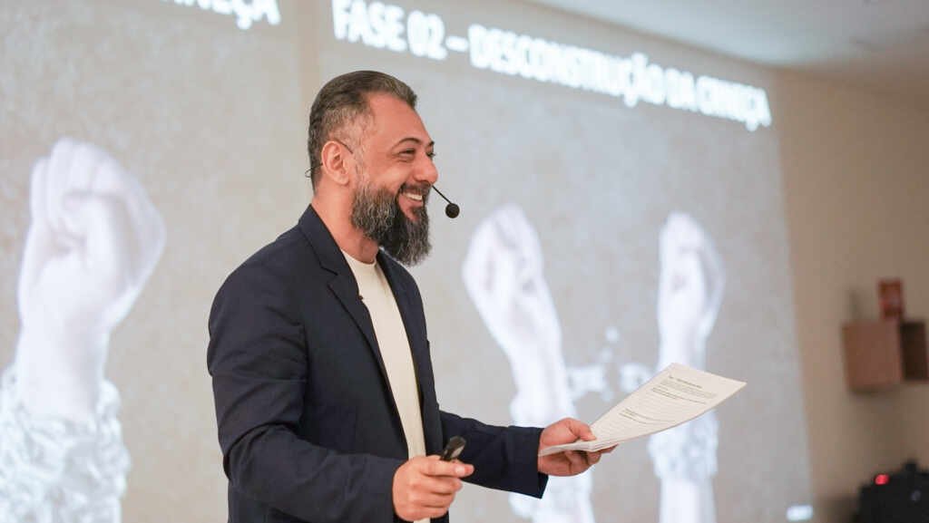 Rui Mesquita lança livro: “Inteligência Emocional - O Caminho Para O Desenvolvimento Humano”
