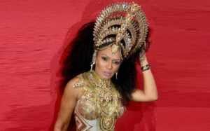 Simone Sampaio relata orgulho de representar uma Rainha Africana em Festa da Dragões da Real
