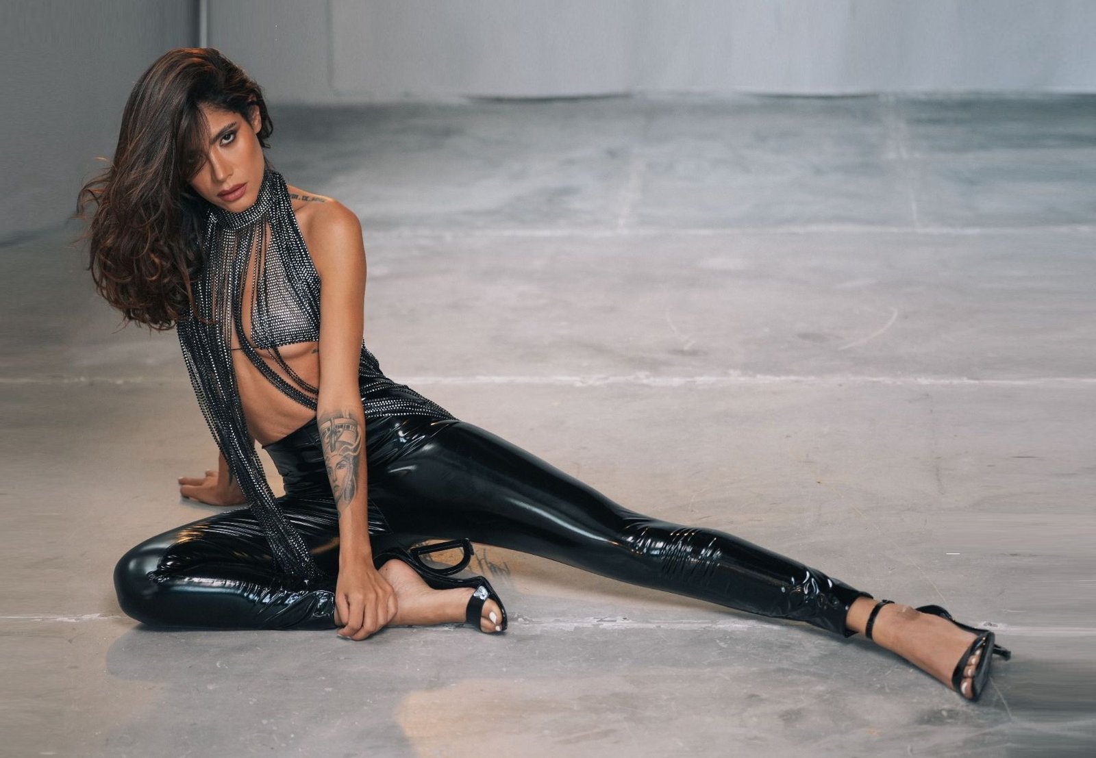 Ao protagonizar em Milão novo ensaio fotográfico, Modelo Cristina Mendonça conta as novidades 18 Cris Mendonça - Crédito da Foto: Alberto Buzzanca / Betinho Alves - Divulgação