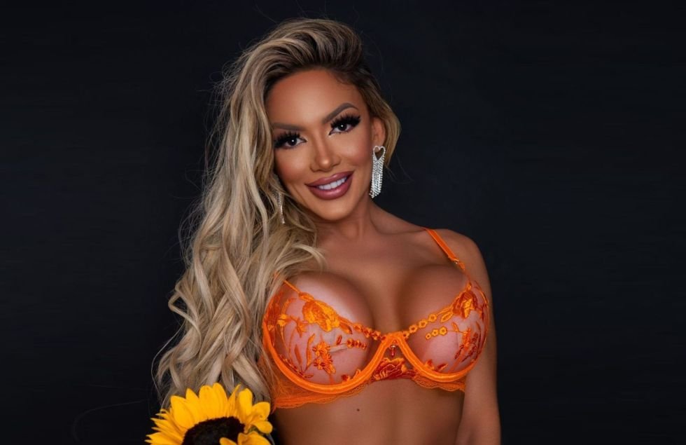 Mika Almeida retorna ao Brasil para lançar sua própria marca de lingerie