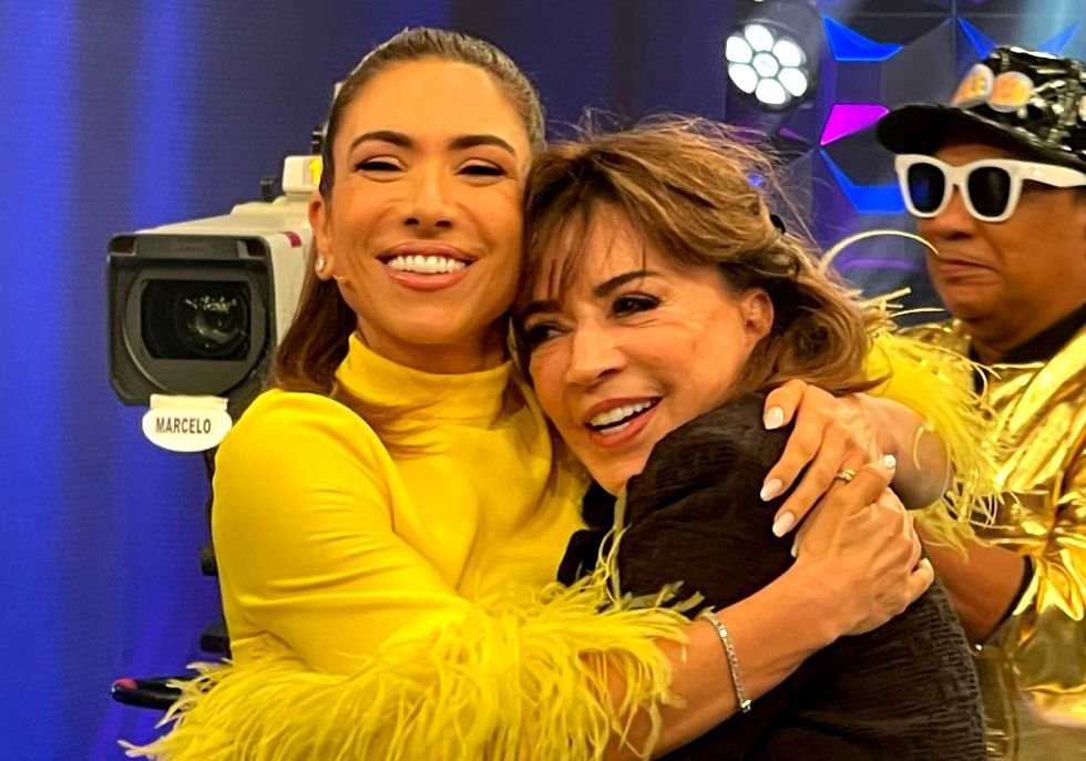 Ritmo de festa no Réveillon: 'Programa Silvio Santos' reexibe especial de 60 anos da atração neste domingo 20 Patrícia Abravanel ao da mãe Dona Iris Abravanel - Crédito da Foto: Renato Cipriano / EGO Brazil