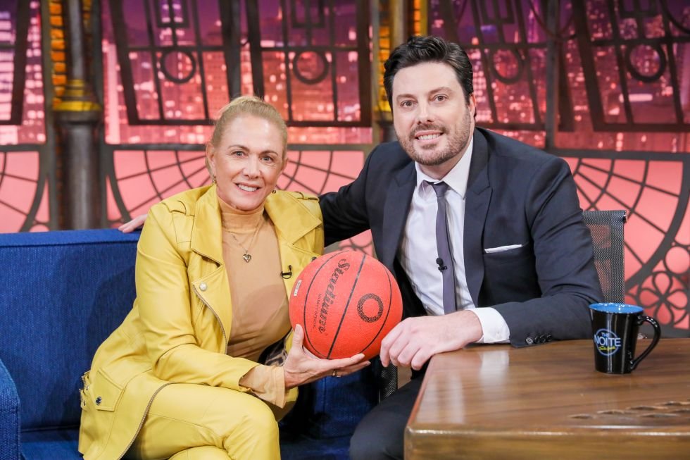 Hortência recorda no The Noite a rivalidade com Paula no basquete