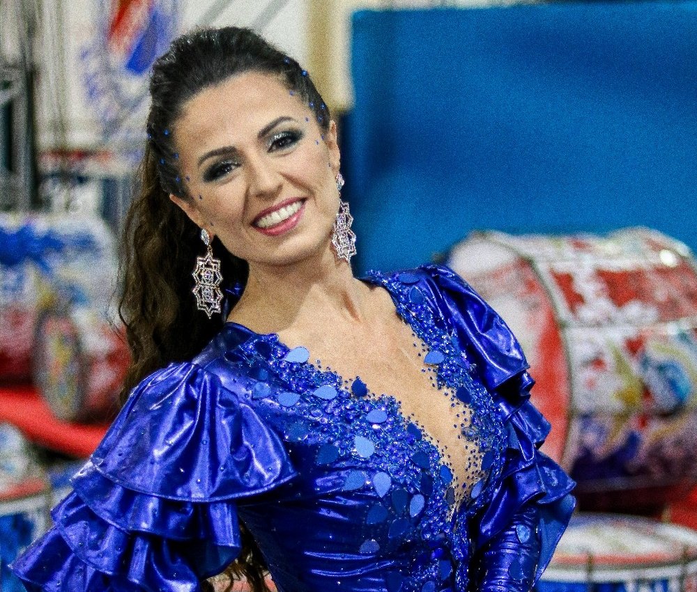 Musa da União da Ilha, Tatiana Breia vibra com escolha do samba da agremiação