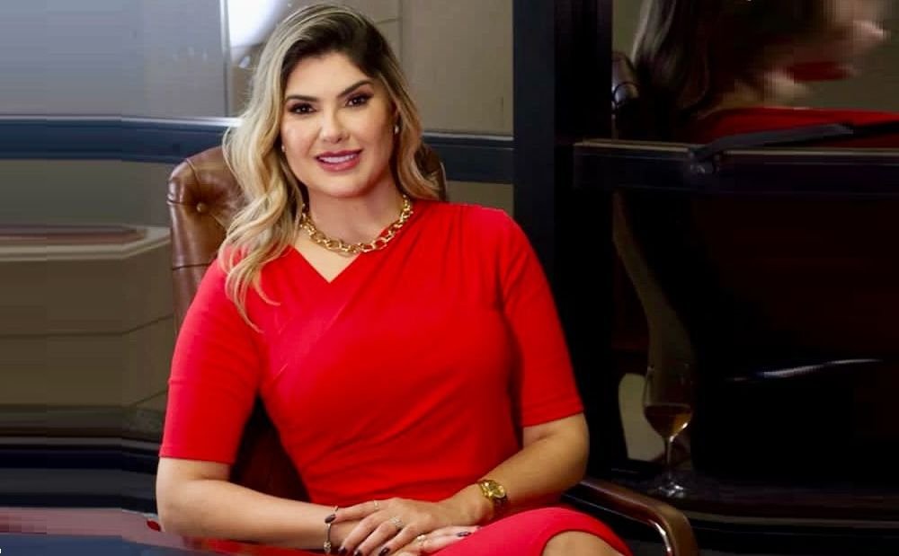 Empresária Karla Lemos trilha caminho de sucesso e se destaca Empresária Karla Lemos trilha caminho de sucesso e se destaca