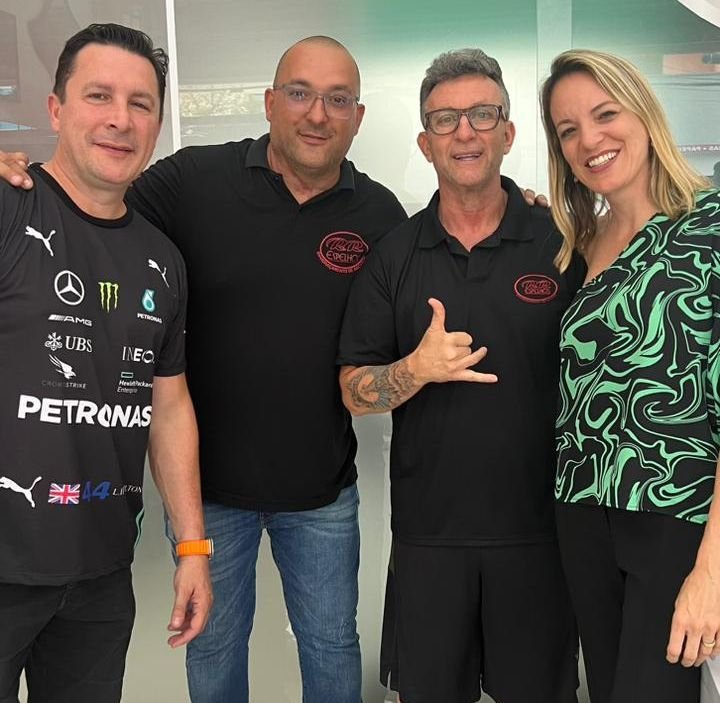 Craque Neto na RR Espelhos e Envidraçamento de Sacada - Crédito da Foto: Patricia Arruda - Divulgação
