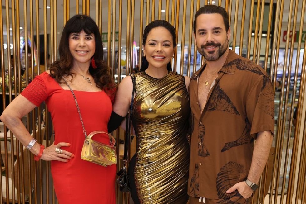 Famosos prestigiam inauguração do MadaMM, o espaço de beleza mais luxuoso do RJ 23 Cláudia Alencar, Priscila Heidemann e Pedro Carvalho - Foto: Divulgação