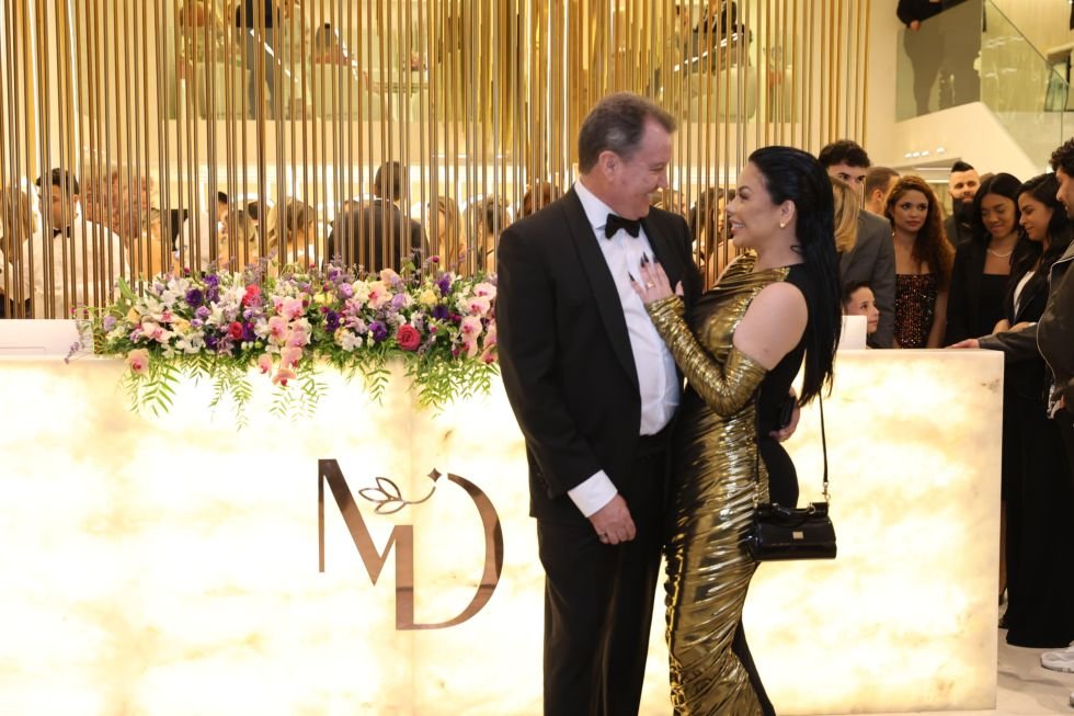 Famosos prestigiam inauguração do MadaMM, o espaço de beleza mais luxuoso do RJ 21 Conde Alejandro Zichy e a condessa Priscila Heidemann - Foto: Divulgação
