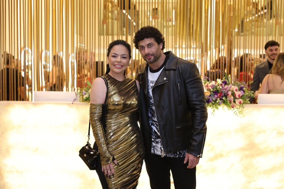Famosos prestigiam inauguração do MadaMM, o espaço de beleza mais luxuoso do RJ 22 Condessa Priscila Heidemann e o DJ Jesus Luz - Foto: Divulgação