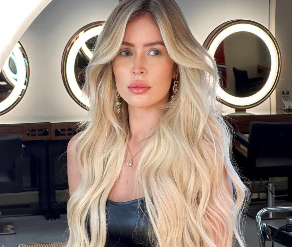 Noiva de Latino, Raffa Rarbbie, muda visual com megahair e fica ainda mais loira Noiva de Latino, Raffa Rarbbie, muda visual com megahair e fica ainda mais loira