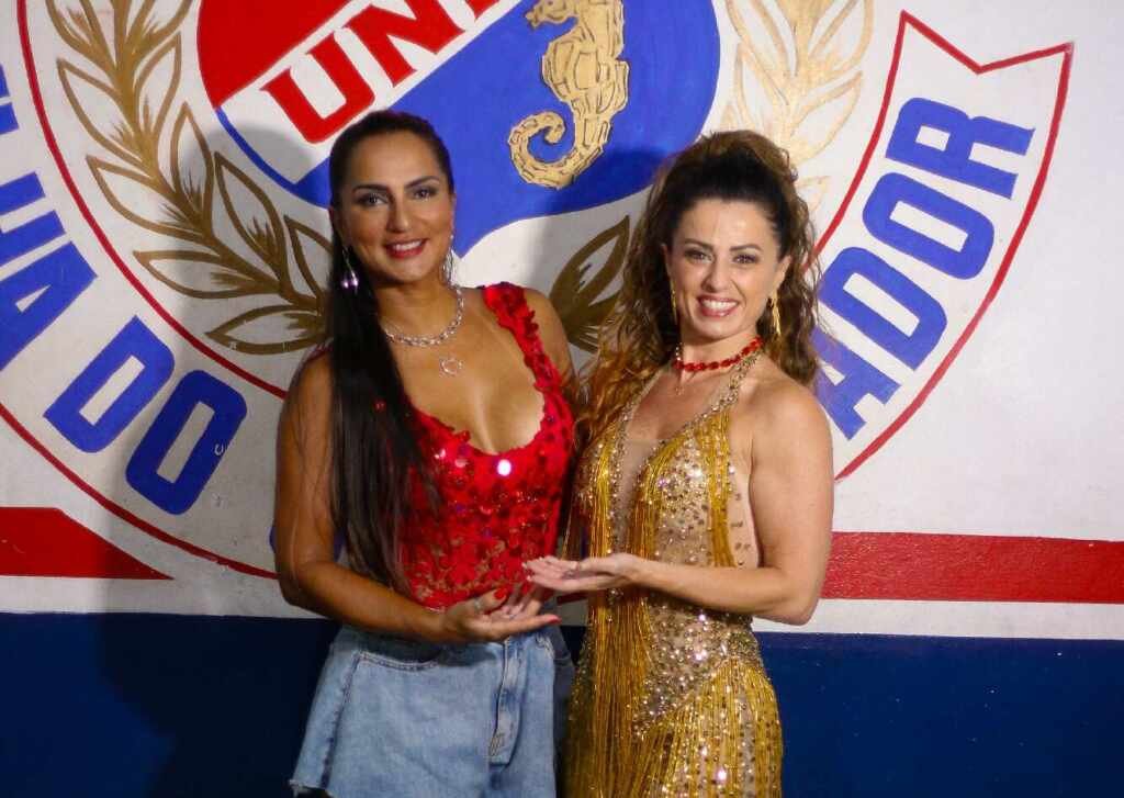 Tatiana Breia cai no samba com Bruna Bruno em ensaio de rua da União da Ilha Tatiana Breia cai no samba com Bruna Bruno em ensaio de rua da União da Ilha