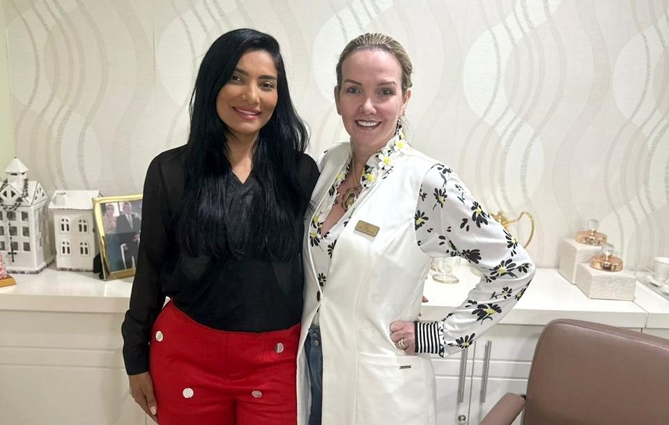 Cirurgiã dentista Maria Reis busca por Dra. Luciana Granja para parceria com harmonização facial