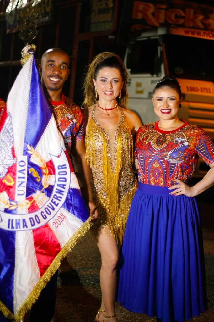 Tatiana Breia cai no samba com Bruna Bruno em ensaio de rua da União da Ilha 18 Tatiana Breia Foto @eudenilsonsd 2