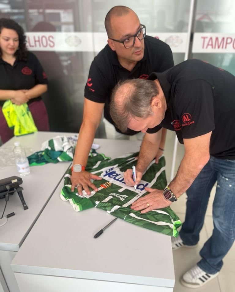 Velloso, ex-Jogador do Palmeiras em evento na RR Espelhos Vidraçaria - Foto: Divulgação