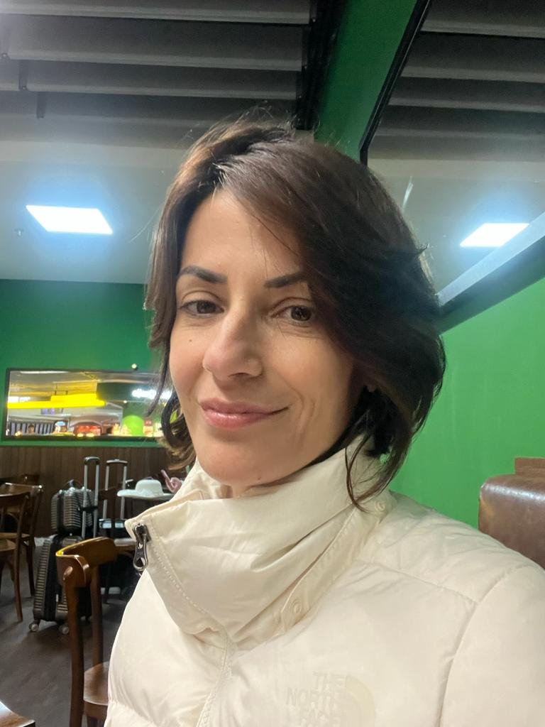 Maika Lois: Uma Voz de Força e Inspiração na Luta Contra a Esclerose Múltipla 20 f92a480b c5ab 41d7 9c36 4ed93df23bed