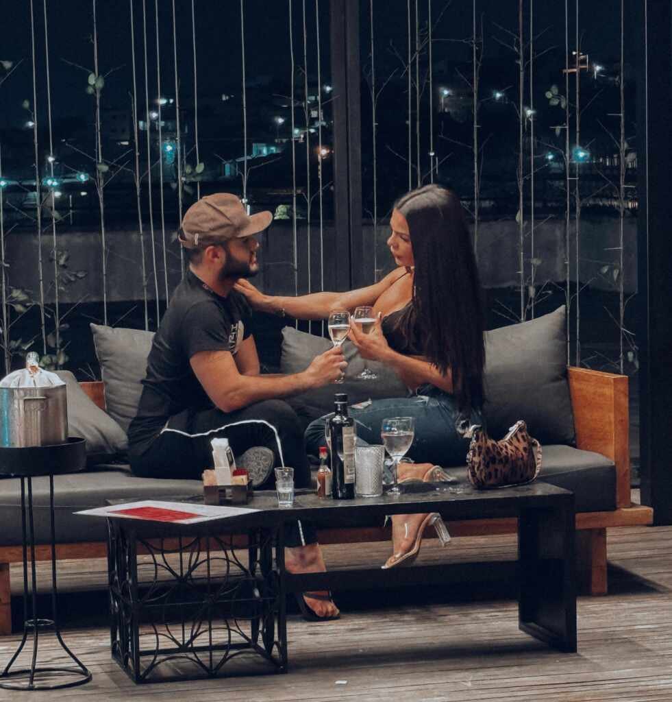 Influenciador Nivaldo e Top Model Julia Valentim são flagrados em clima de romance Influenciador Nivaldo e Top Model Julia Valentim são flagrados em clima de romance