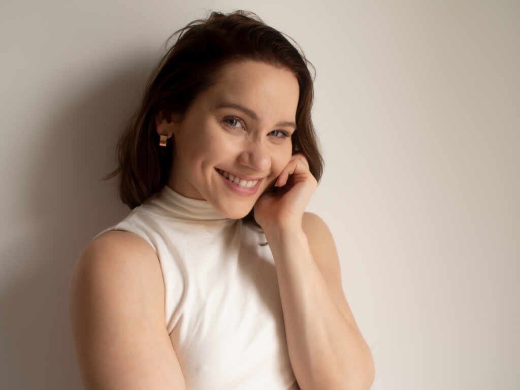 Elisa Telles: Dança, atuação e produção - Uma jornada versátil pelas Artes