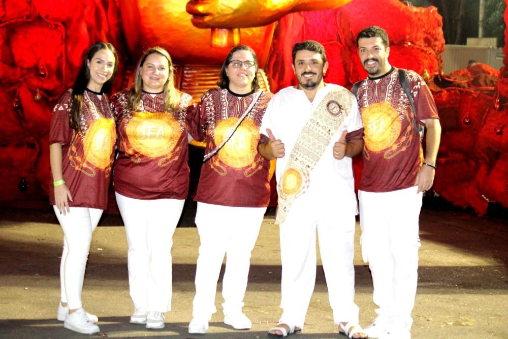 Destaque de Luxo do Carnaval de São Paulo, Thais Moreira brilha como Sol 21 Apoios de Thaís Moreira - Crédito da Foto: Renato Cipriano / Zuleika Ferreira - Divulgação