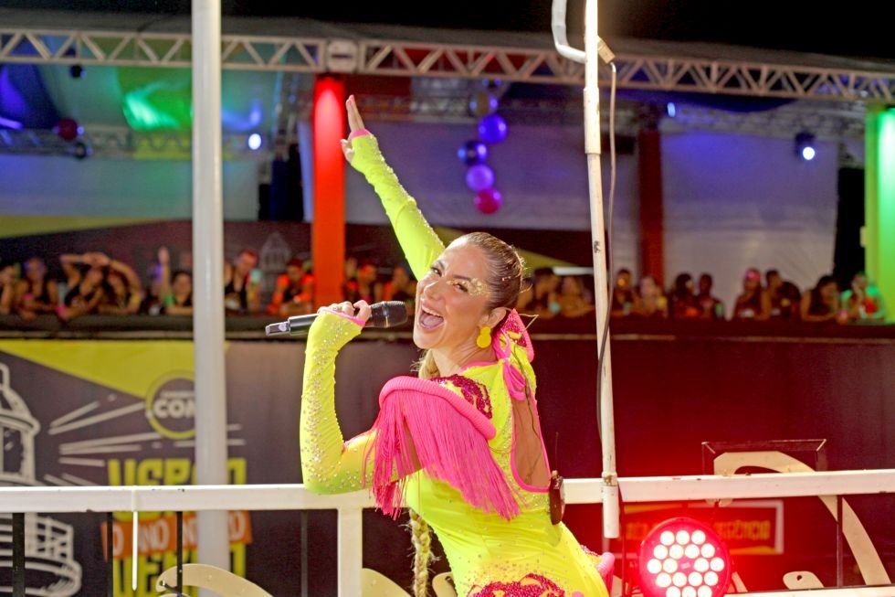 Cantora Luana Monalisa coloriu e iluminou o circuito Barra Ondina em Salvador 20 Luana Monalisa - Credito da Foto: Bruno Hierro / Renato Cipriano - Divulgação