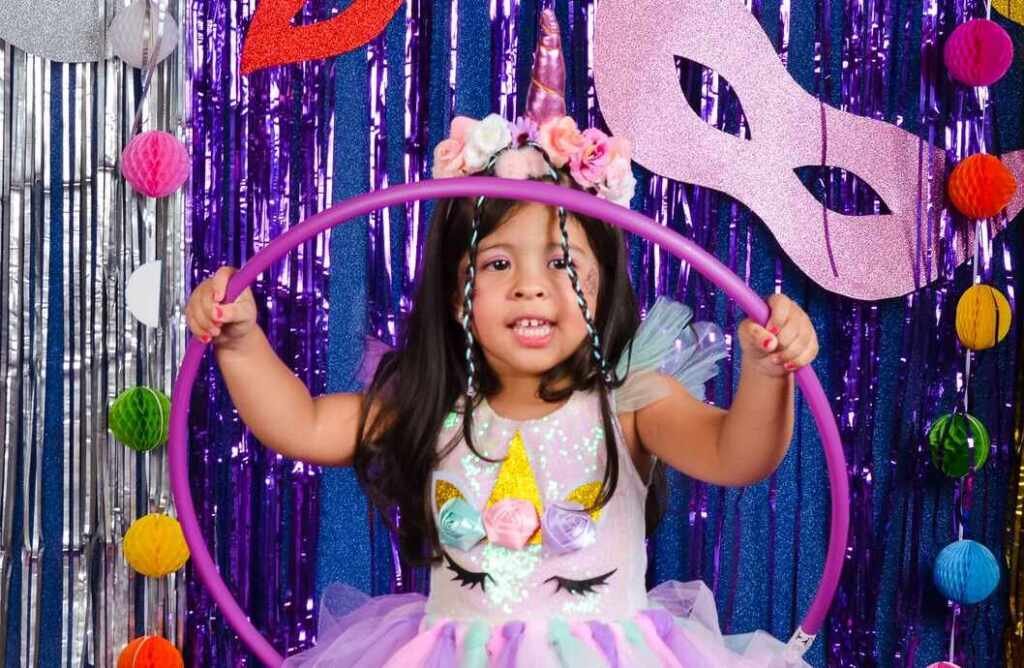 Maria Joana: A Pequena Estrela que Ilumina o Carnaval Mirim; veja! Curtindo a Folia: Os Preparativos Carnavalescos da atriz mirim Maria Sousa