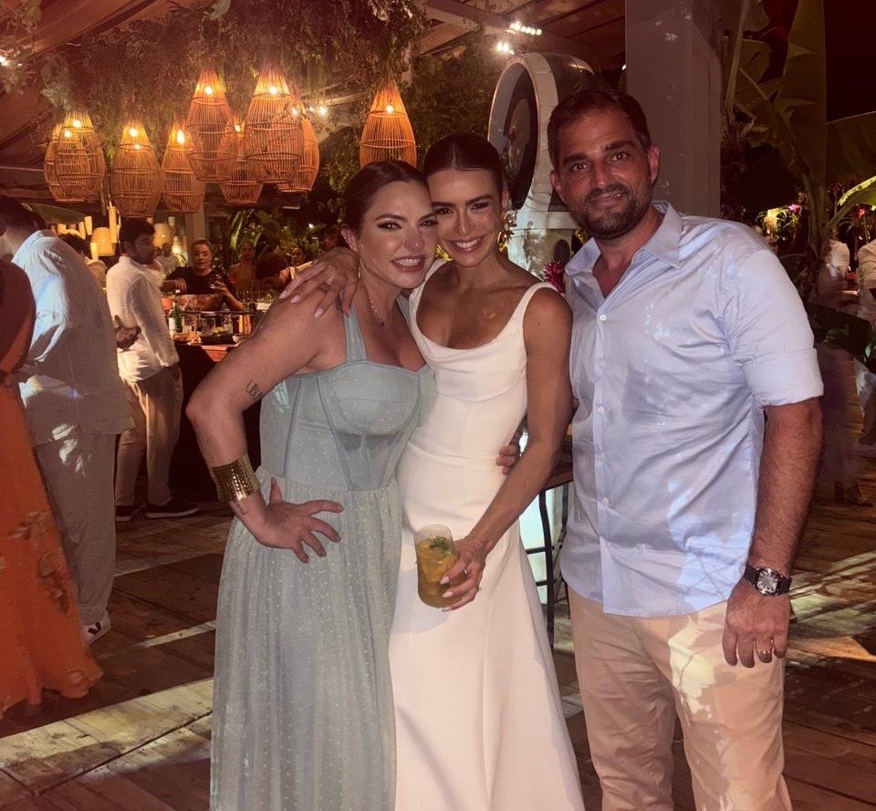 Cau Saad prestigia o casamento de Rômulo Arantes Neto e Mari Saad: “casar meu xodó “ Cau Saad prestigia o casamento de Rômulo Arantes Neto e Mari Saad: “casar meu xodó “
