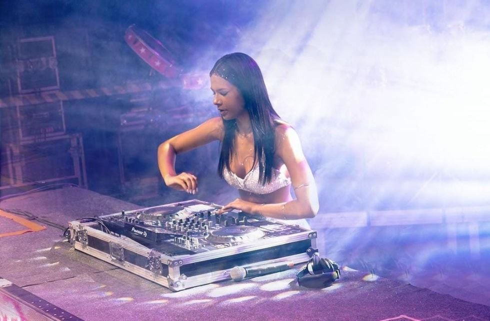 DJ Anabzzi - Crédito da Foto Léo Rodrigues