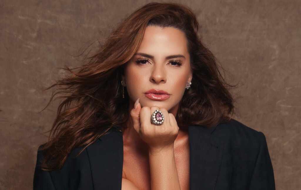 Karen Lopes, Musa da Grande Rio, Será Madrinha de Desfile Beneficente Guetto Do Guetto Karen Lopes, Musa da Grande Rio, Será Madrinha de Desfile Beneficente Guetto Do Guetto