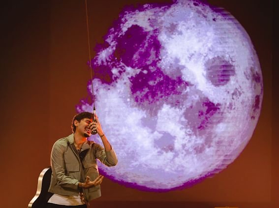 Nilson Neto apresenta “Lua”: Música Romântica que Toca o Coração Nilson Neto apresenta "Lua": Música Romântica que Toca o Coração