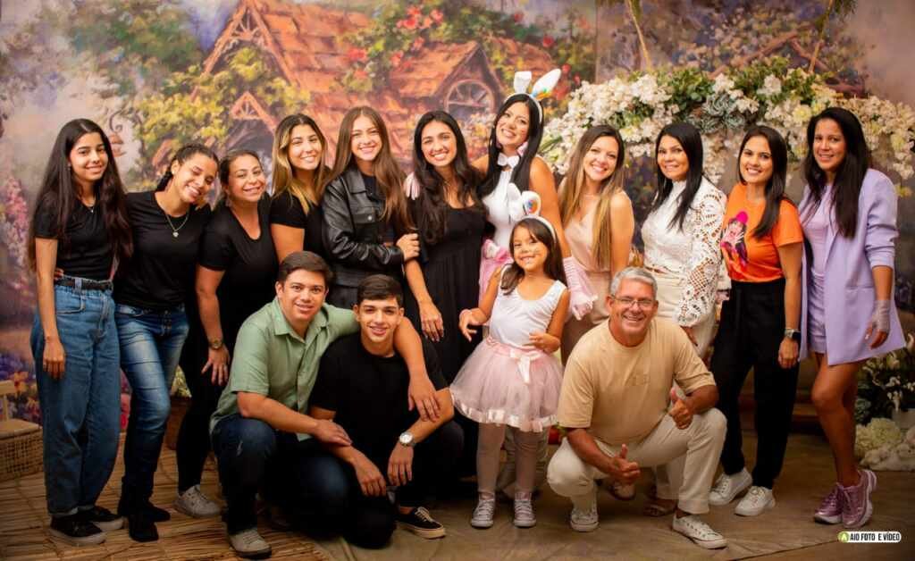 Tia Dani realiza megaevento com presença das YouTubers Jaqueline e Valentina Sobrinho