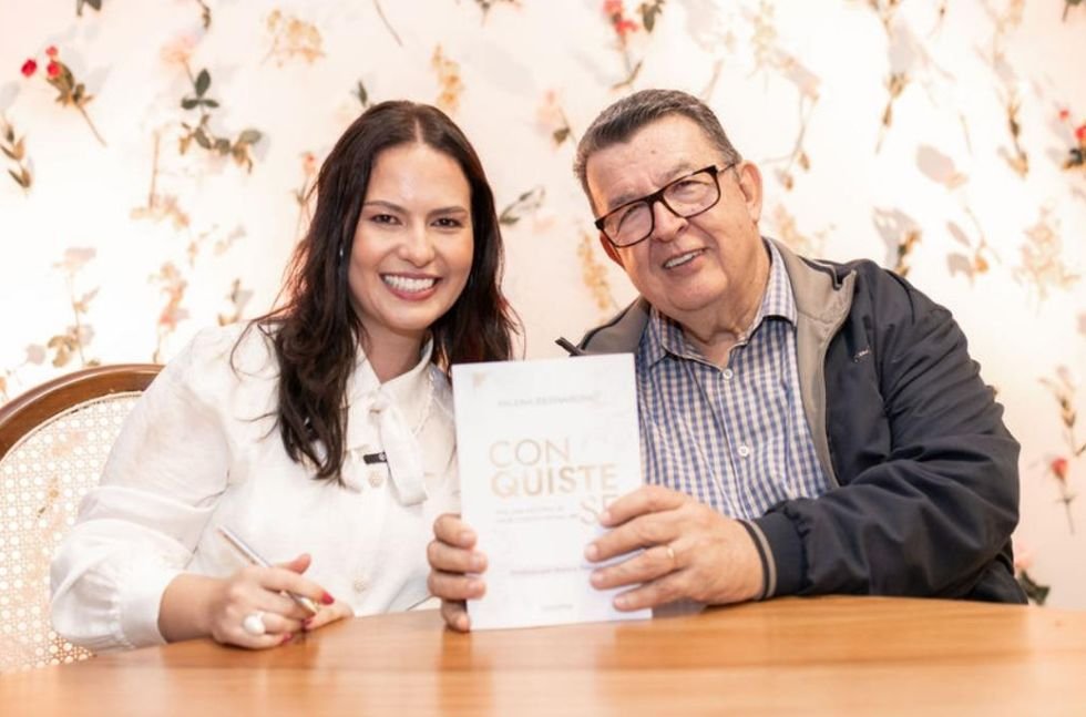 Milena de Paula Bernardino lança livro “Conquiste-se” em noite de autógrafos em Campos do Jordão