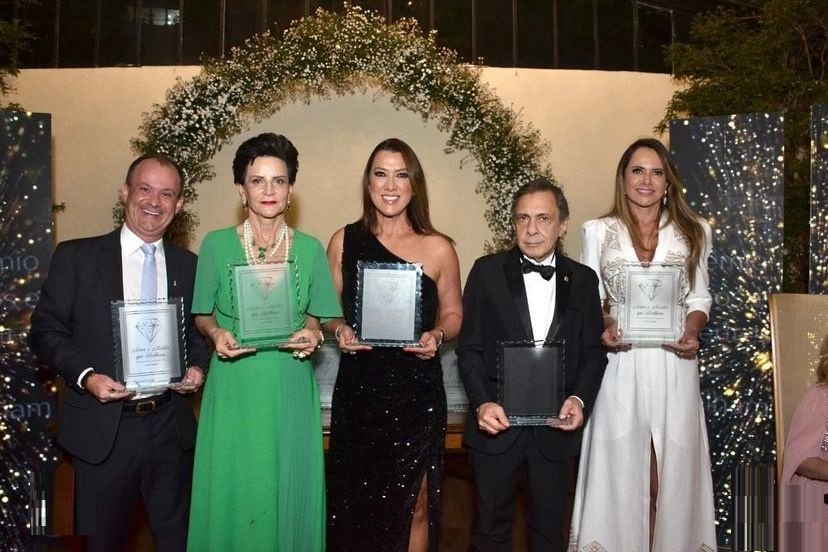 Luciano Perez, Edna Vaselina. Simone Viotto, Comendador Hélio Reis e Edna Vasselo