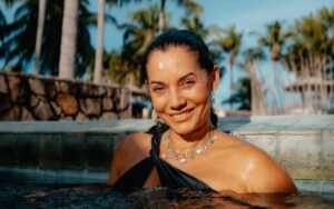 Mônica Carvalho escolhe ‘refúgio alagoano’ para celebrar aniversário