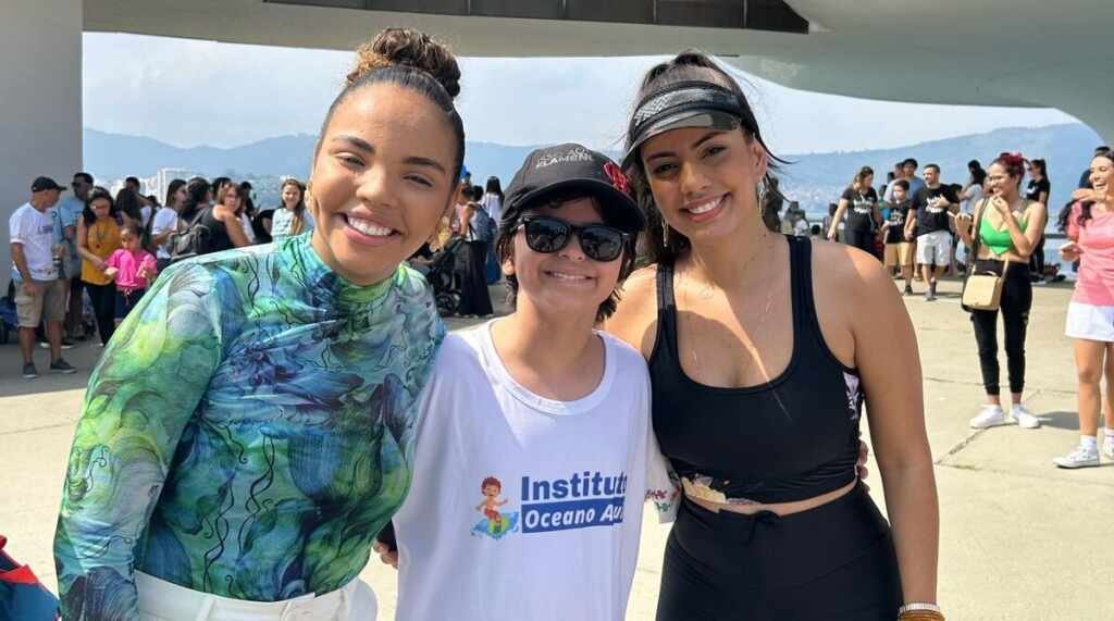 Ator Matheus Dantas participa de evento de conscientização do autismo em Niterói