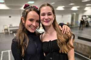 Bruna Negendank e Larissa Manoela serão irmãs novamente no musical “A Noviça Rebelde
