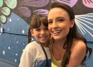 Valentina Reis estreia nos palcos como Gretl em “A Noviça Rebelde”