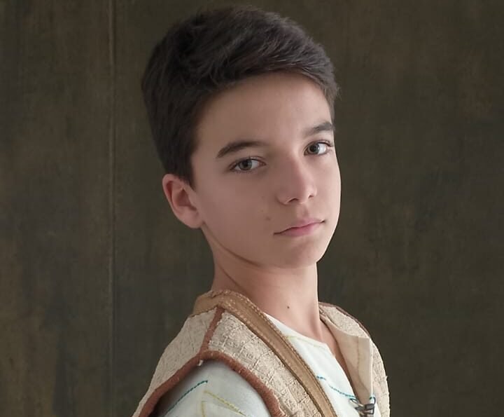 Flávio Bisneto Retorna à TV: A Jornada de Neemias em 'A Rainha da Pérsia'