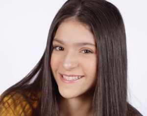 A nova face de Ana Clara Aquino: Uma jornada artística em ascensão