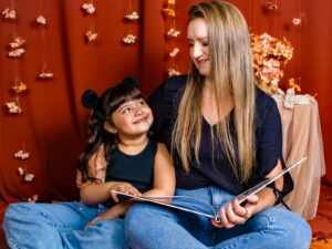 Influenciando com amor: O papel fundamental de Patrícia na carreira de Valentina