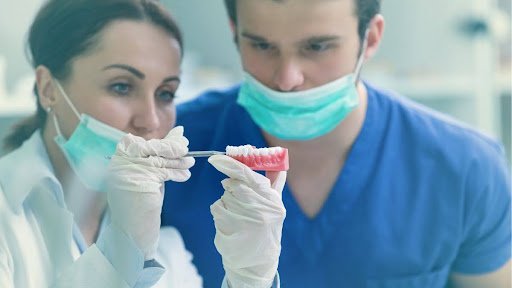 Prótese Parcial Removível ou Fixa: Qual Melhor Opção para Recuperar os Dentes e Autoestima? 17 protese dentaria removivel