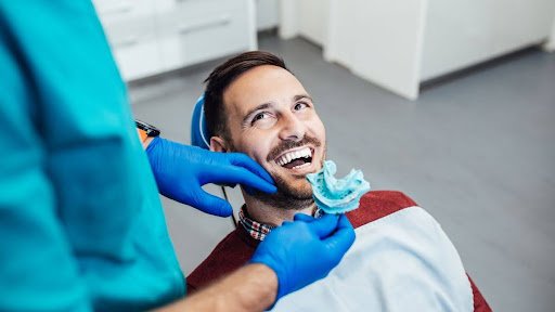 Prótese Parcial Removível ou Fixa: Qual Melhor Opção para Recuperar os Dentes e Autoestima? Prótese Parcial Removível ou Fixa: Qual Melhor Opção para Recuperar os Dentes e Autoestima?