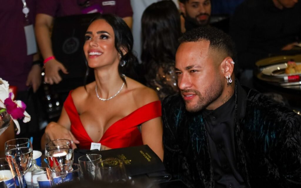 Neymar Jr. arrecada R$ 21 Milhões em leilão beneficente em SP 38 Neymar e Bruna Biancardi
