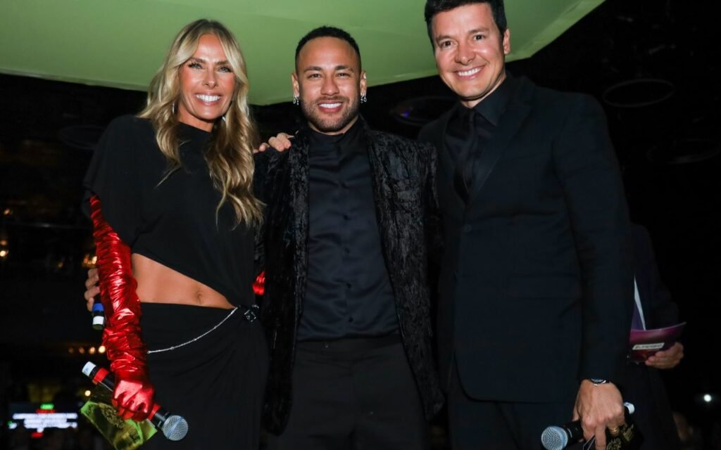 Neymar Jr. arrecada R$ 21 Milhões em leilão beneficente em SP 41 Adriane Galisteu, Neymar e Rodrigo Faro