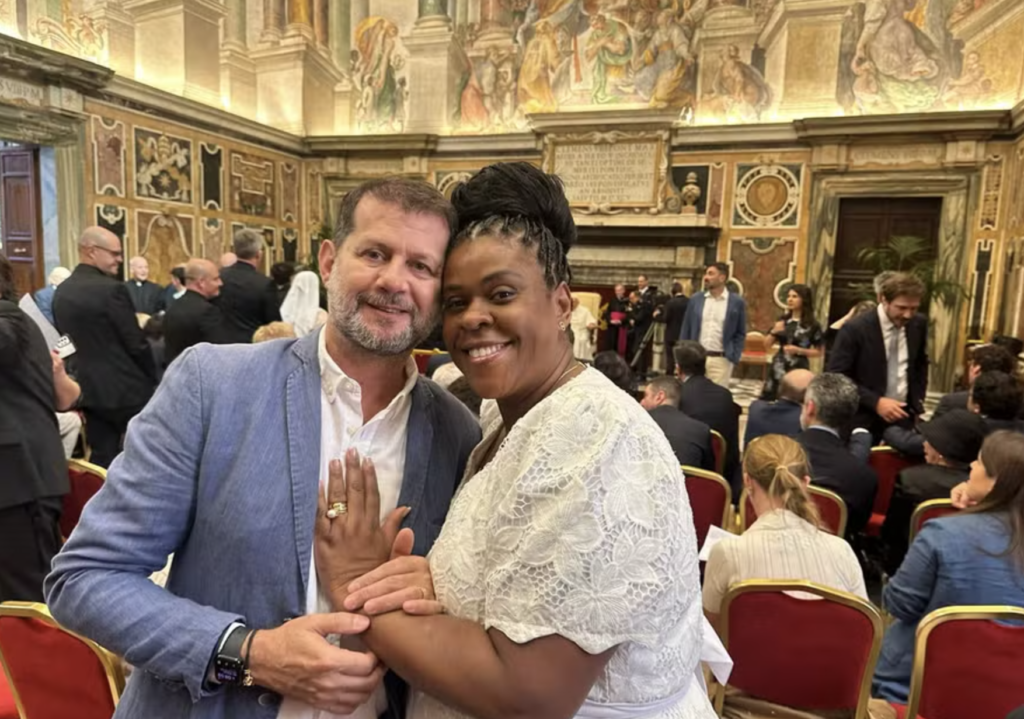 Cacau Protásio descreve encontro com Papa Francisco: 'Não paro de chorar, achei que ia infartar'