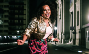 Valéria Barcellos Lança Videoclipe de “Sexo Frágil?!